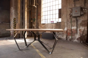 Kovový jídelní stůl Concept Spider