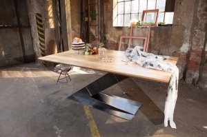 Ocelový jídelní stůl Projekt Z